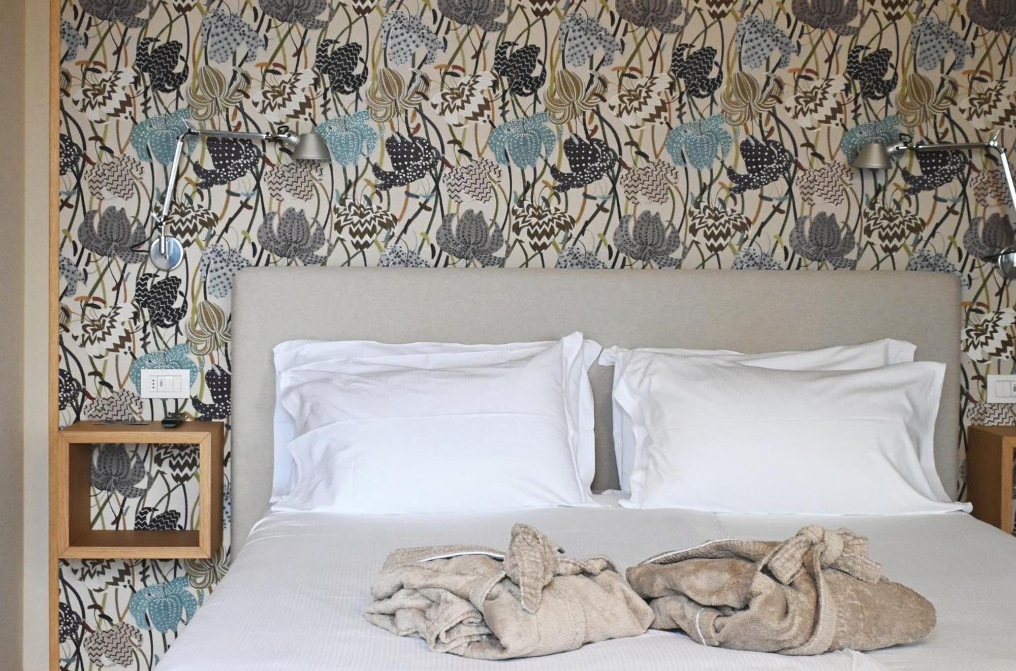 Casa Rampolina Hotel สเตรซา ภายนอก รูปภาพ